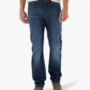 Men’s Wrangler Slim Fit Straight Leg Jeans